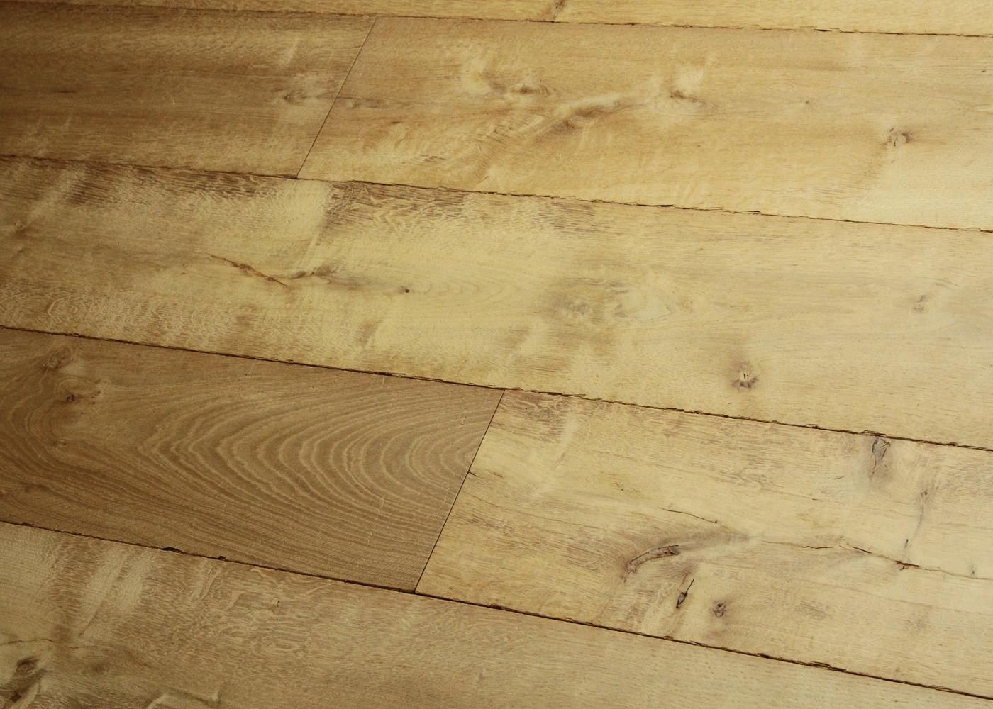 Lot 403 - 10.2 m2 - Plancher chêne contrecollé avec patine antiquaire Vieilli Huile aqua 15x220x1500-2500