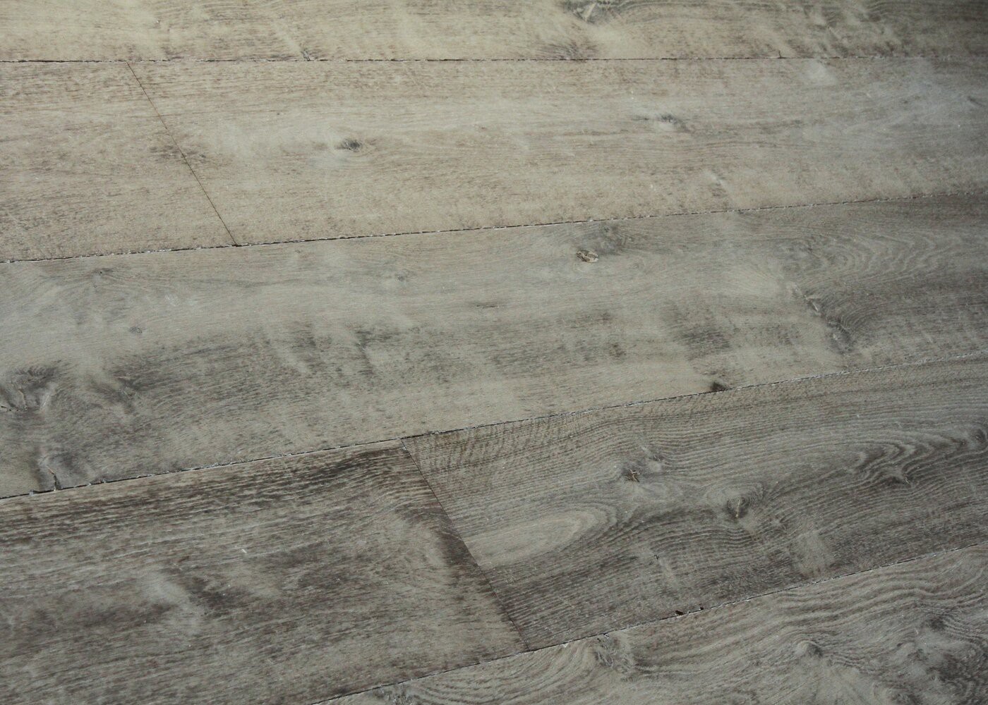 Plancher chêne contrecollé avec patine antiquaire 20x220/260/300x1500-2500