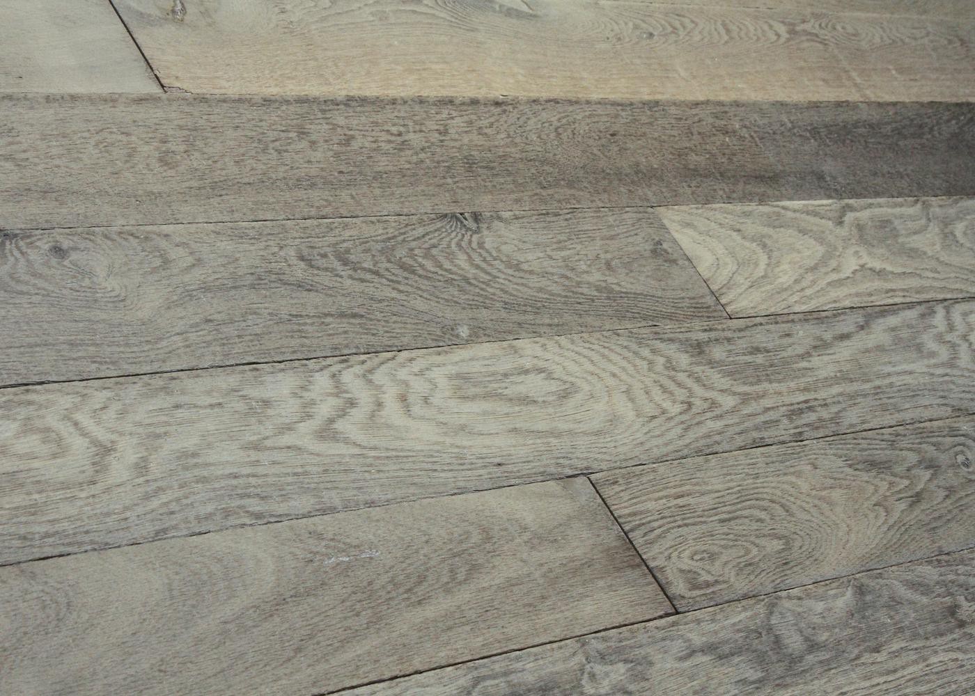 Lot 409 - 20 m2 - Plancher chêne massif chêne avec patine antiquaire Vieilli Huile aqua 20x140x1500-2500