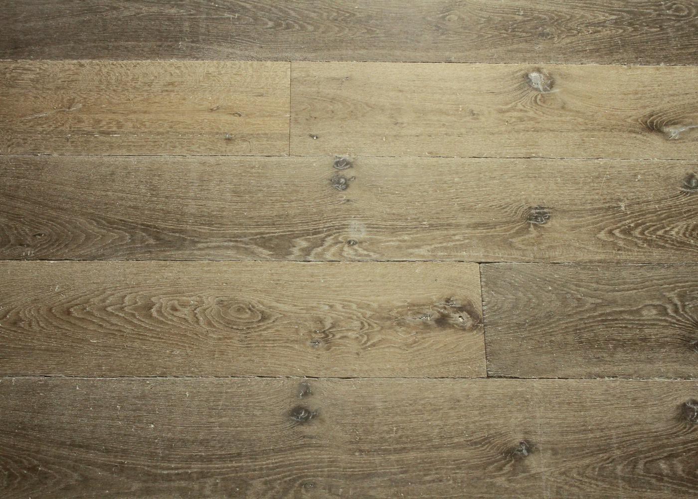 Lot 410 - 14.1 m2 - Plancher chêne contrecollé avec patine antiquaire Vieilli Huile aqua 15x140-220x1500-2500