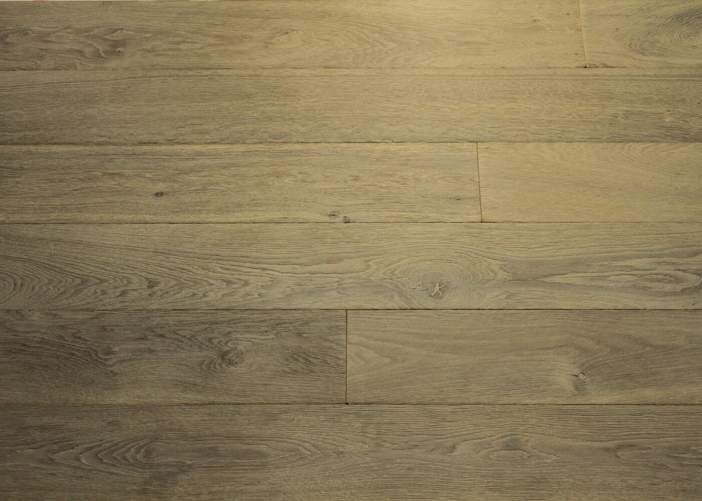 Plancher chêne contrecollé avec patine antiquaire 15x140-220x1500-2500