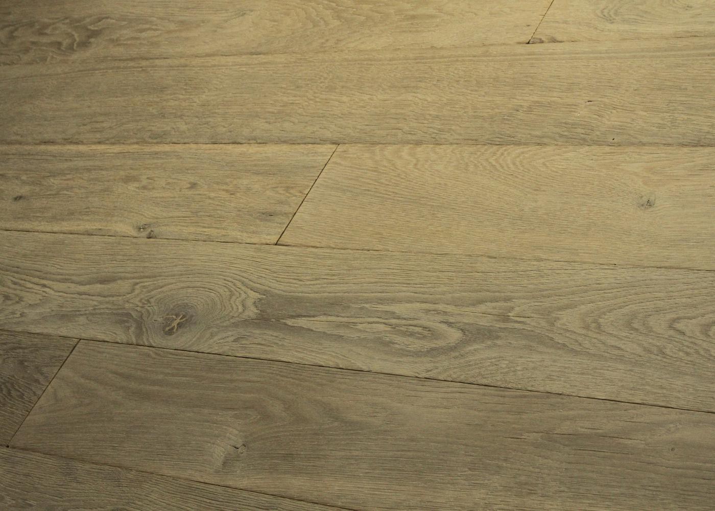 Lot 415 - 123 m2 - Plancher chêne contrecollé avec patine antiquaire Usé brossé Huile aqua 15x140-220x1500-2500