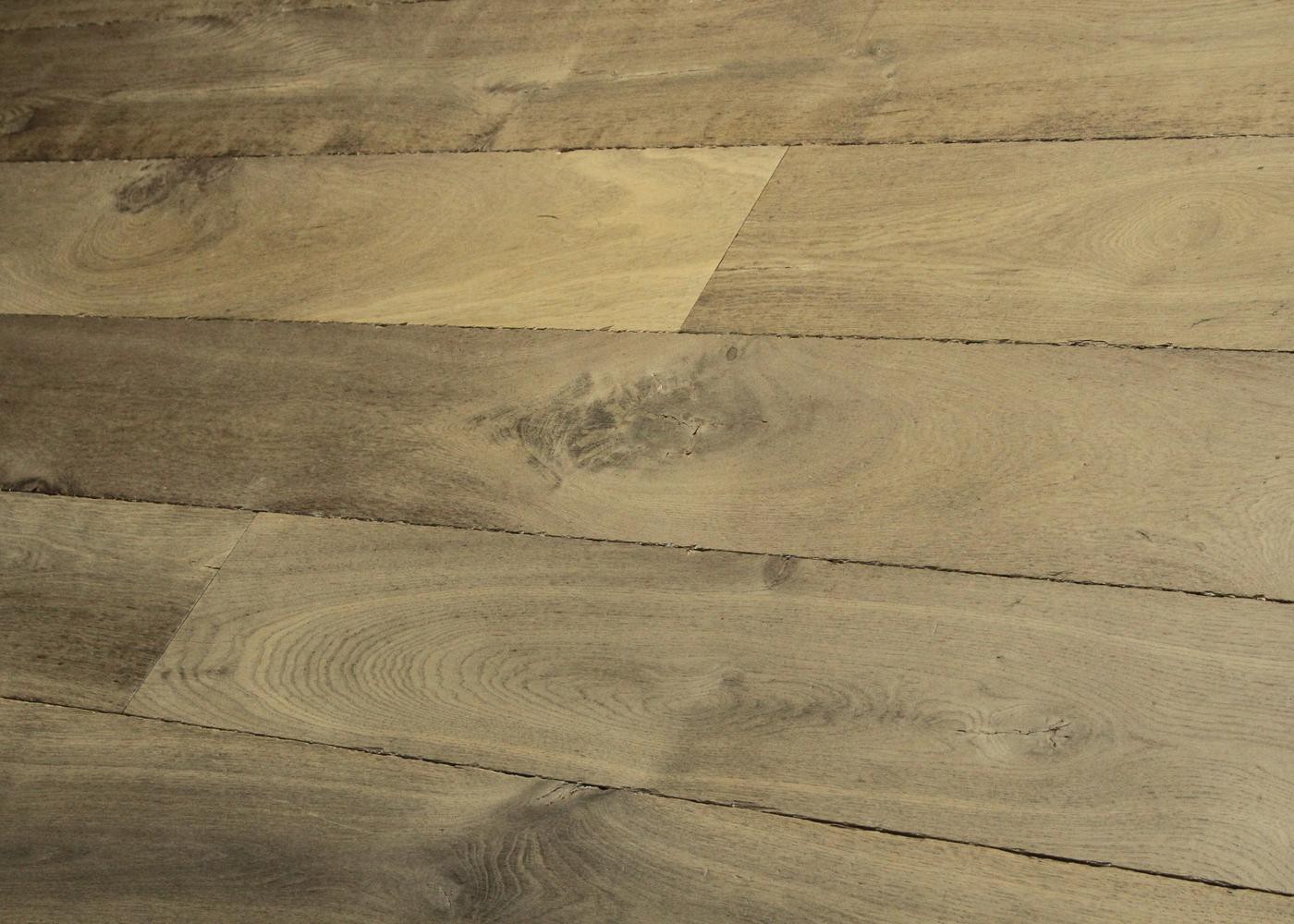 Lot 416 - 20.4 m2 - Plancher chêne contrecollé avec patine antiquaire Vieilli Huile aqua 20x180x1500-2500