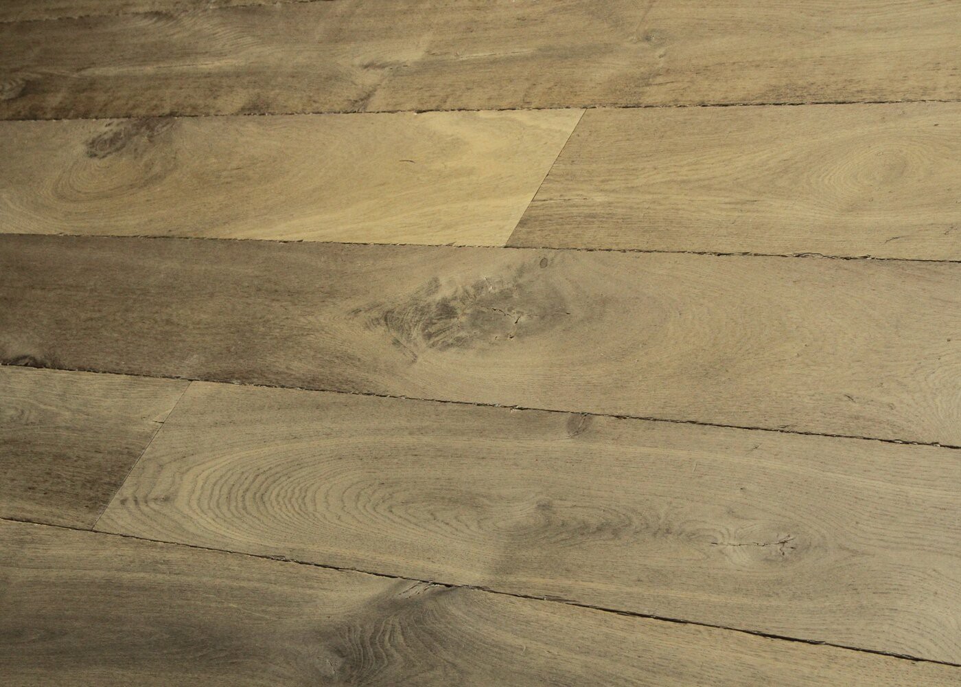 Lot 416 - 20.4 m2 - Plancher chêne contrecollé avec patine antiquaire Vieilli Huile aqua 20x180x1500-2500