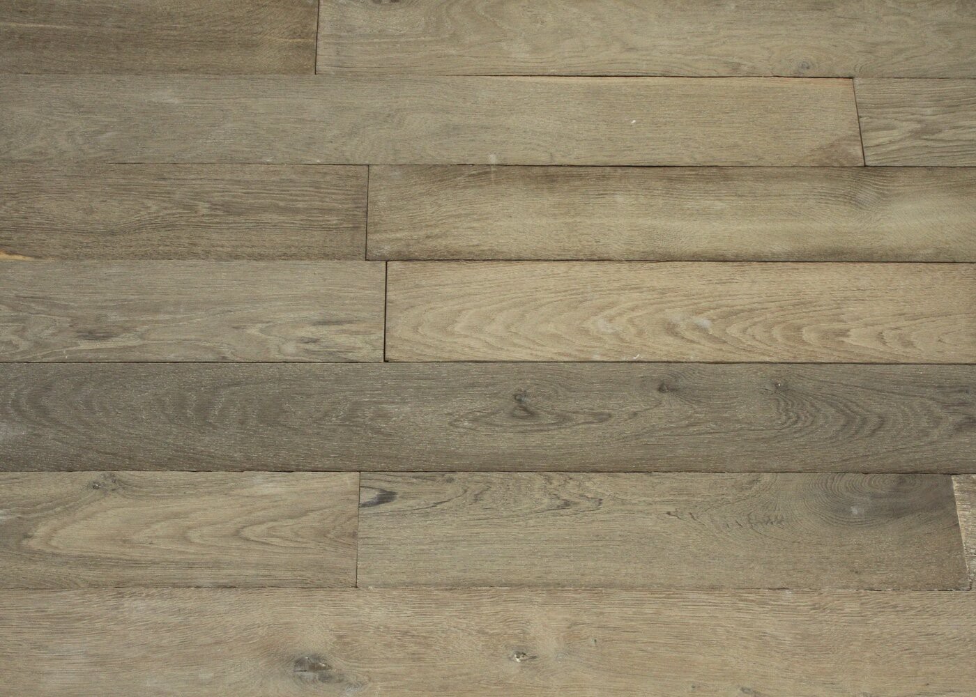 Lot 424 - 17.3 m2 - Plancher chêne contrecollé avec patine antiquaire Usé brossé Huile aqua 15x140-220x1500-2500