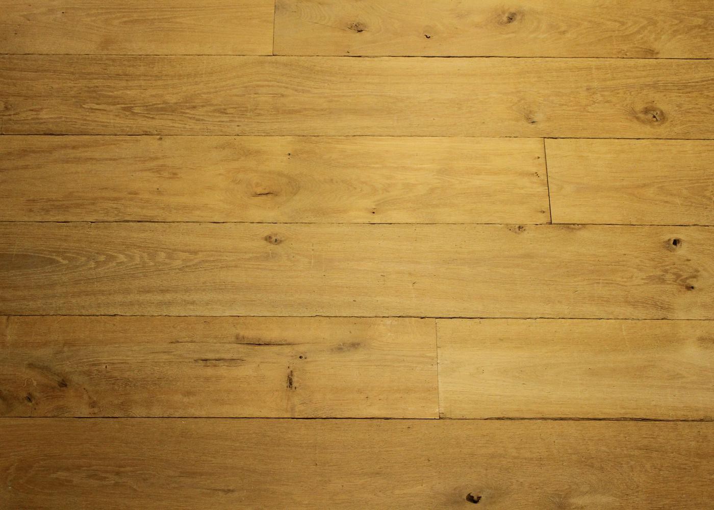 Lot 430 - 67.5 m2 - Plancher chêne massif chêne avec patine antiquaire Vieilli brut 15x180x1500-2500