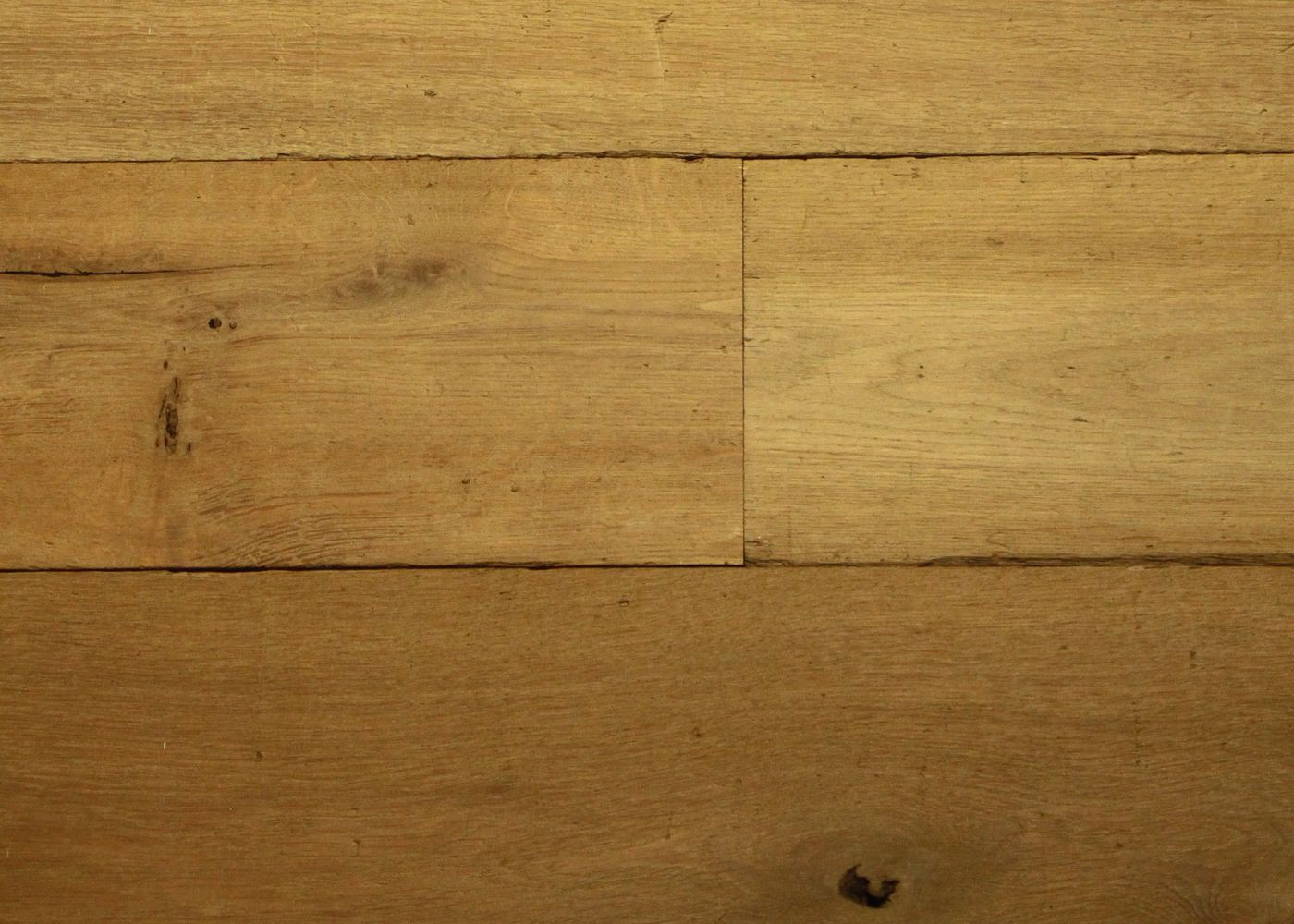 Lot 430 - 67.5 m2 - Plancher chêne massif chêne avec patine antiquaire Vieilli brut 15x180x1500-2500