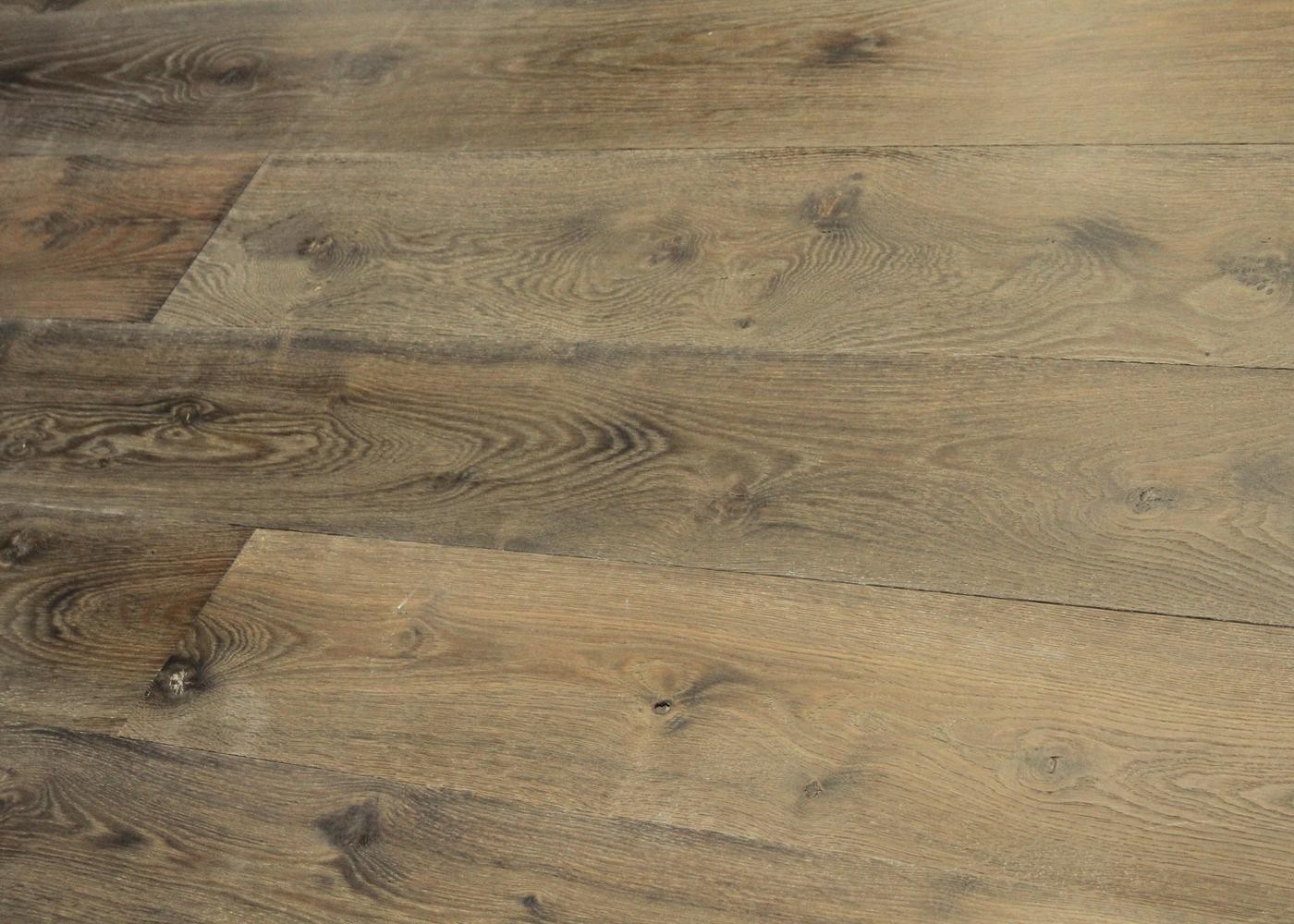 Lot 434 - 16.6 m2 - Plancher chêne massif chêne avec patine antiquaire Brossé Huile cire 20x140-200x1500-2500