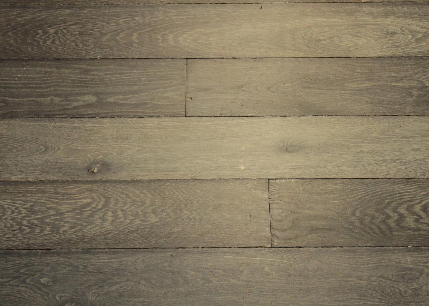 Lot 435 - 22.3 m2 - Plancher chêne massif chêne avec patine antiquaire Vieilli brut 20x140-220x1500-2500