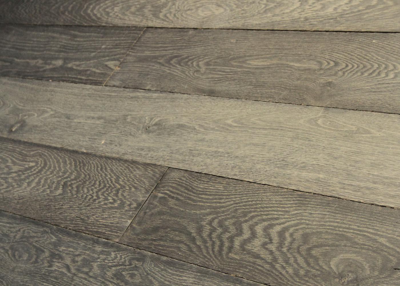 Lot 435 - 22.3 m2 - Plancher chêne massif chêne avec patine antiquaire Vieilli brut 20x140-220x1500-2500