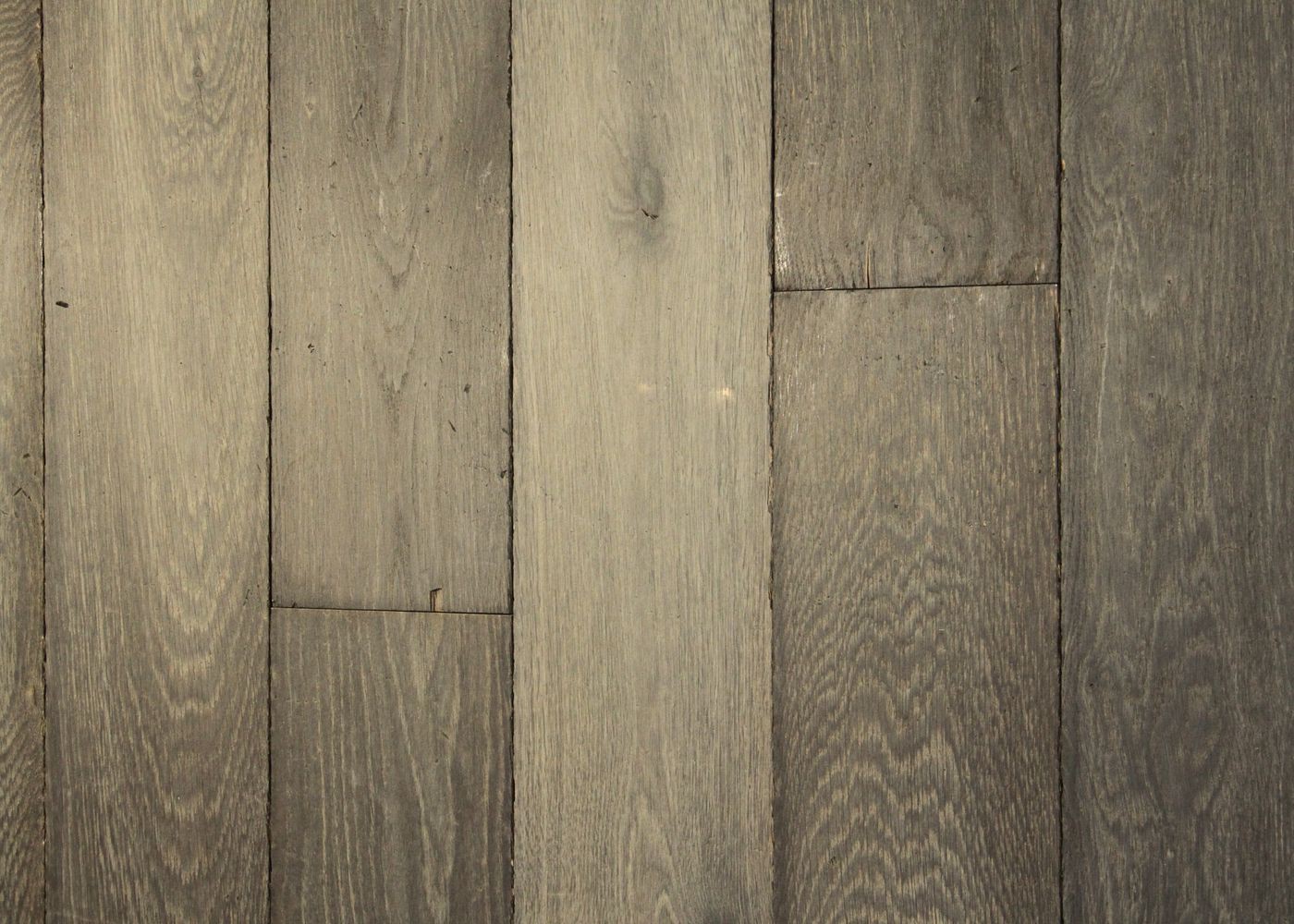 Lot 435 - 22.3 m2 - Plancher chêne massif chêne avec patine antiquaire Vieilli brut 20x140-220x1500-2500