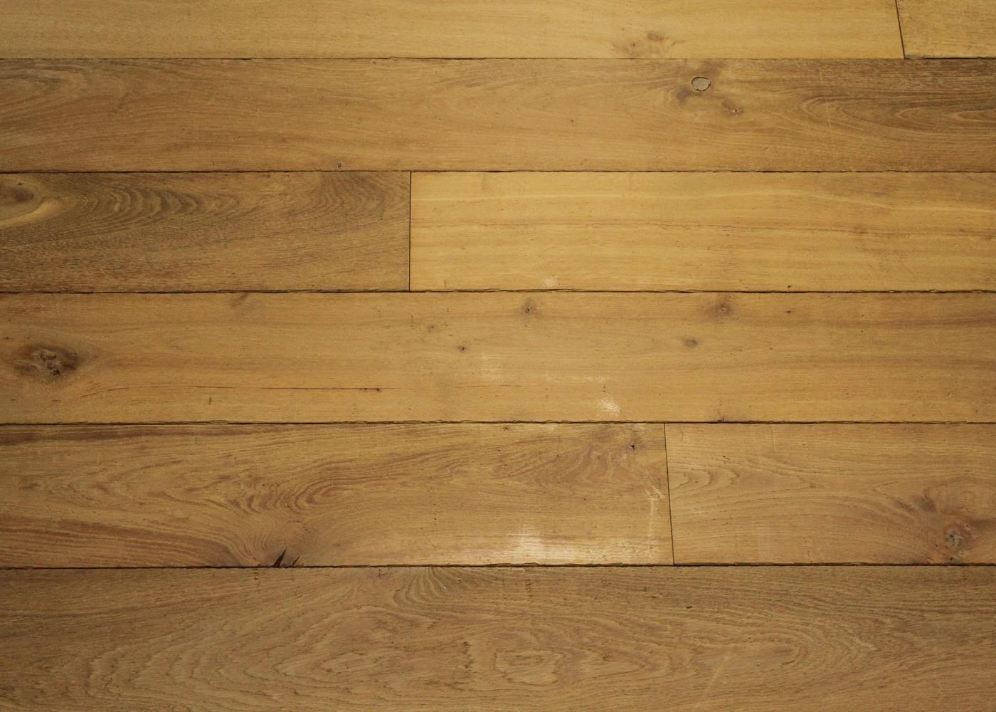 Lot 440 - 17.9 m2 - Plancher chêne massif chêne avec patine antiquaire Vieilli brut 20x140-220x1500-2500