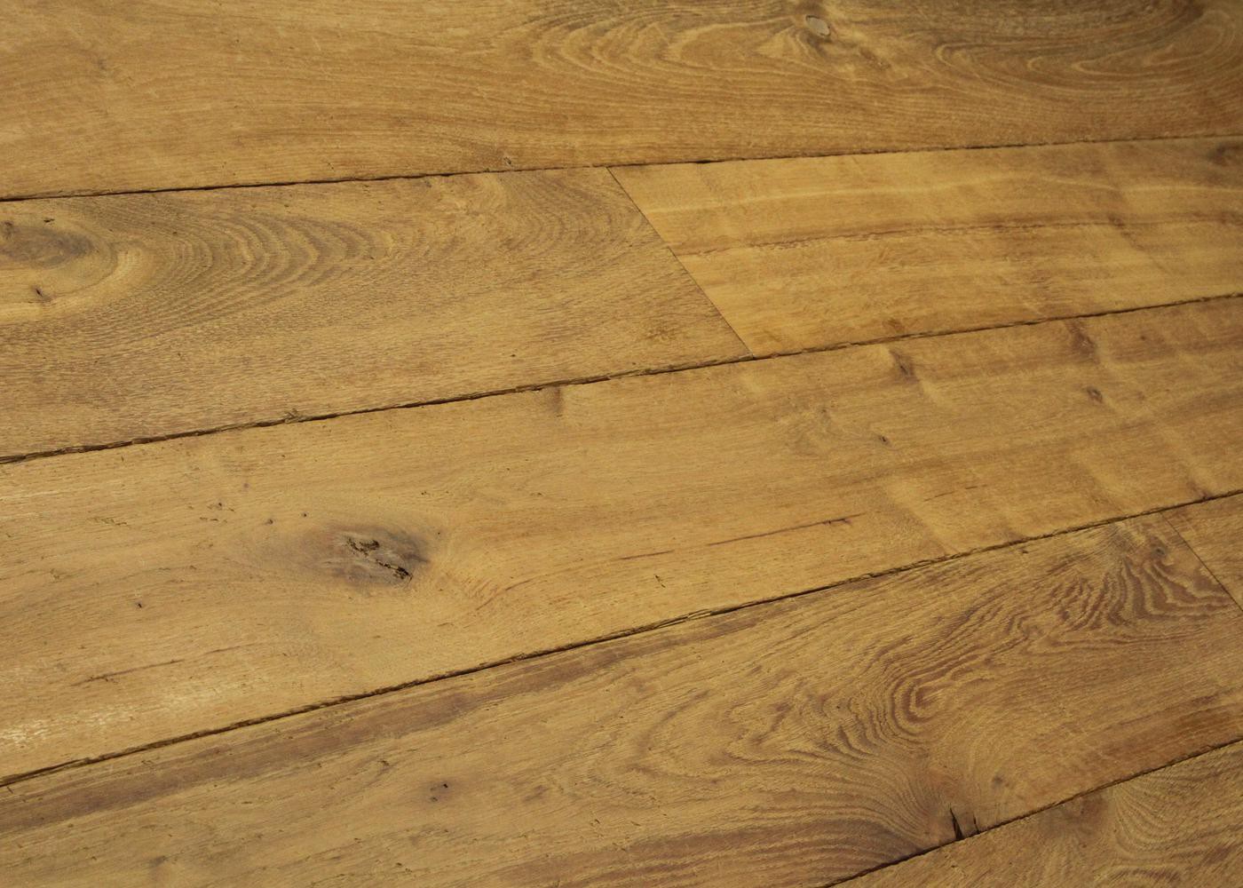 Lot 440 - 17.9 m2 - Plancher chêne massif chêne avec patine antiquaire Vieilli brut 20x140-220x1500-2500