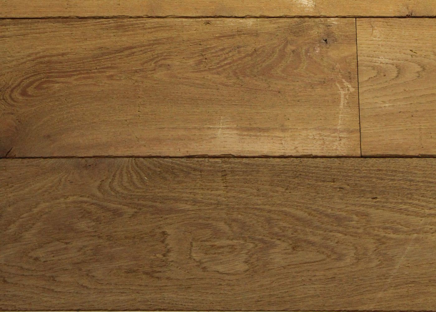 Lot 440 - 17.9 m2 - Plancher chêne massif chêne avec patine antiquaire Vieilli brut 20x140-220x1500-2500