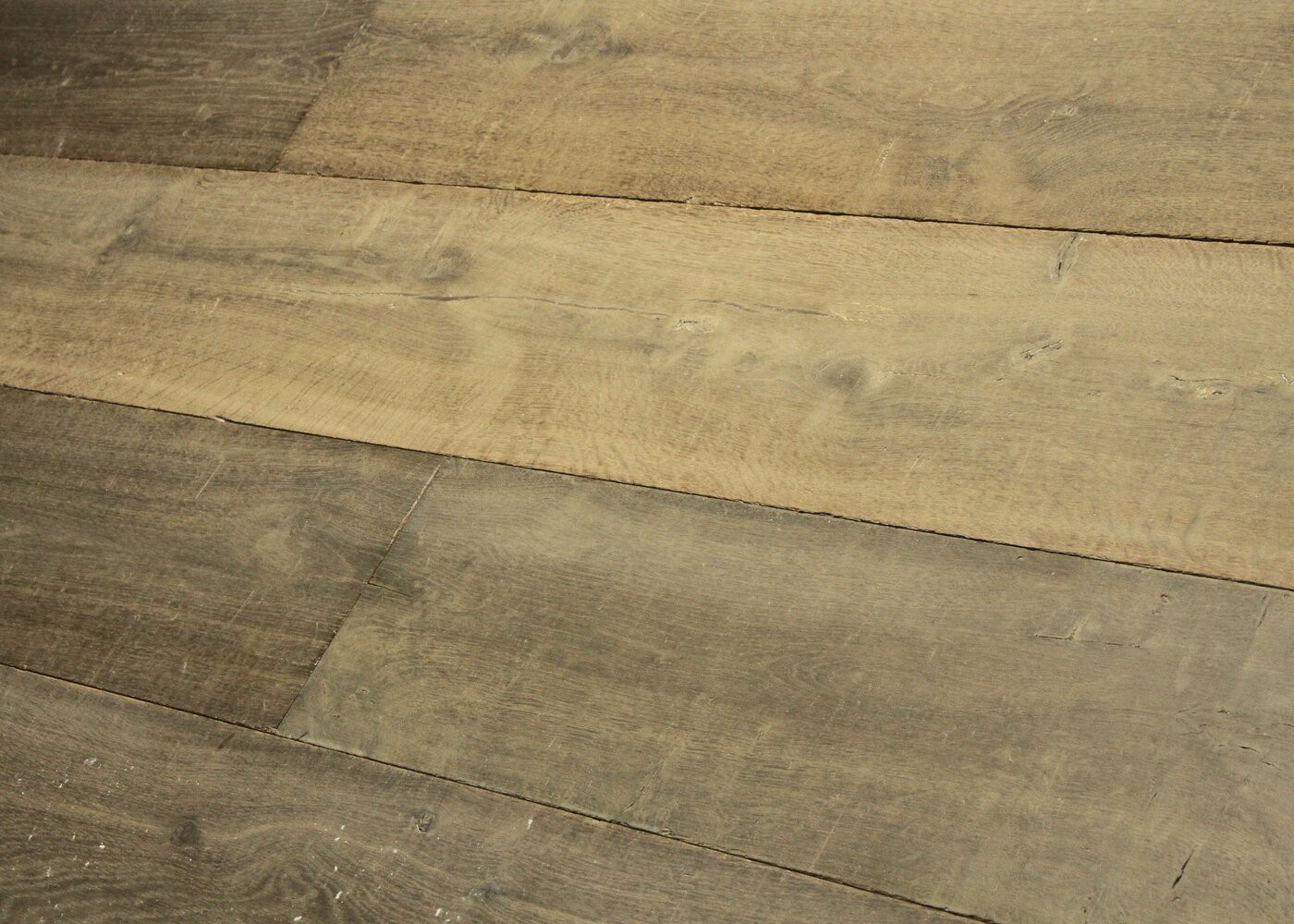 Lot 442 - 12.6 m2 - Plancher chêne massif avec patine antiquaire Vieilli Huile aqua 15x260x1500-2500