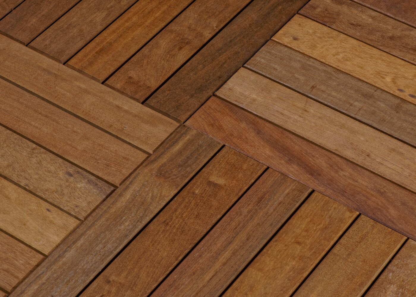 Dalle de terrasse en Itauba courant profil lisse 38x500x500