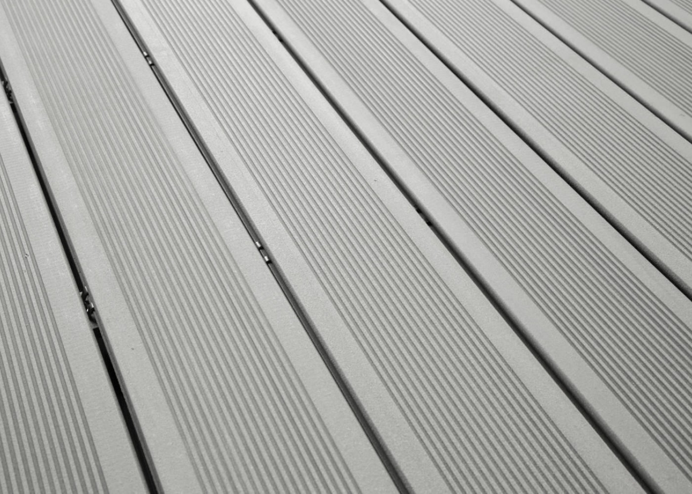 Terrasse composite Elégance fixation invisible Gris Iroise rainuré 23x138x4000