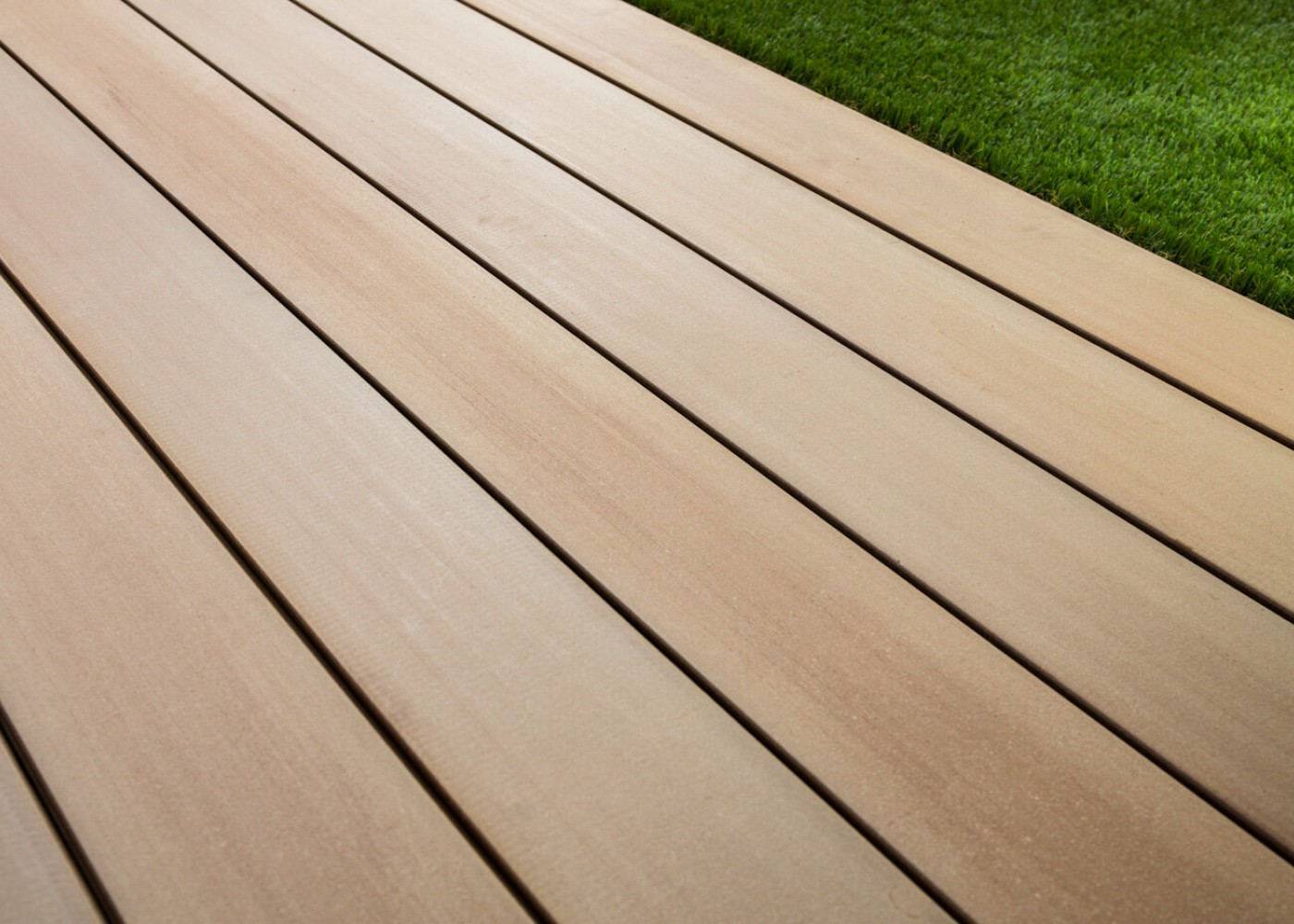 Lame Terrasse Bois Composite Teinte Emotion Savane Lisse Fixation Invisible 23x138x4000