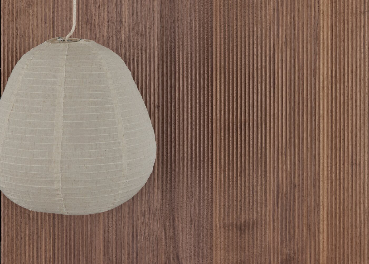 Panneau contrecollé décoratif mur ou plafond noyer US brut Babylone 15x150x2480