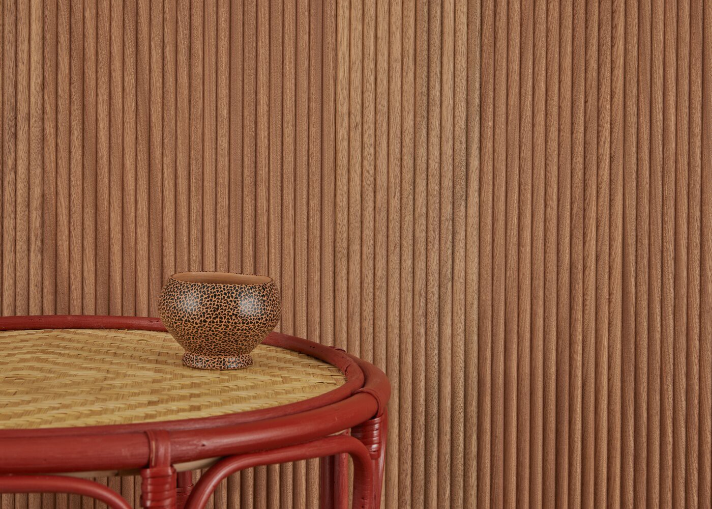 Panneau contrecoll&eacute; d&eacute;coratif mur ou plafond Sapelli brut profil Saint-P&egrave;re 15x140x2480