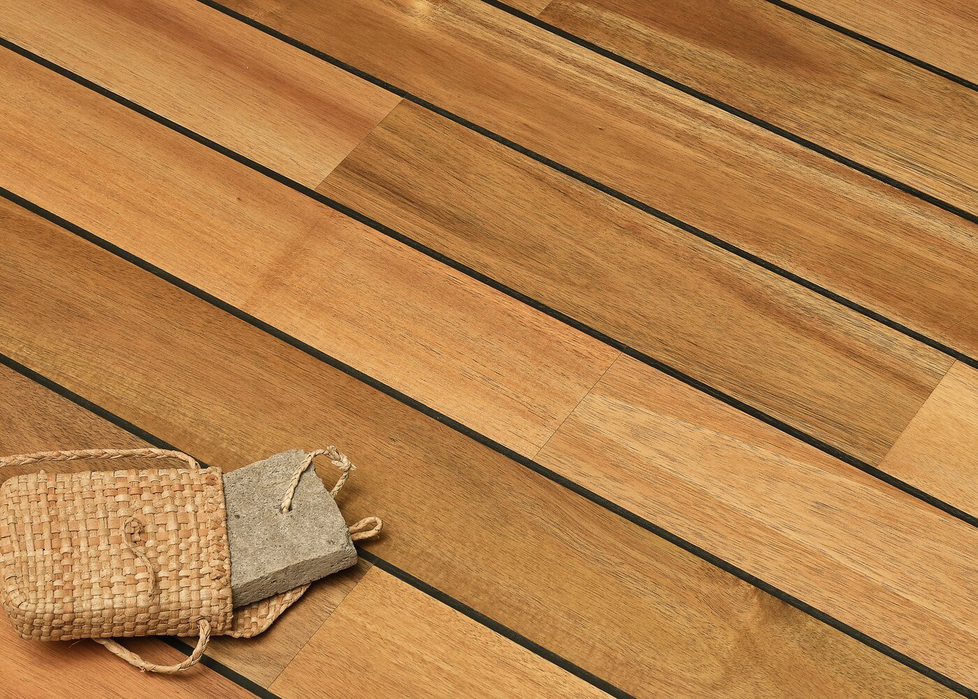 Parquet Acacia massif Premier Pont de Bateau huilé 15x90x400-1200