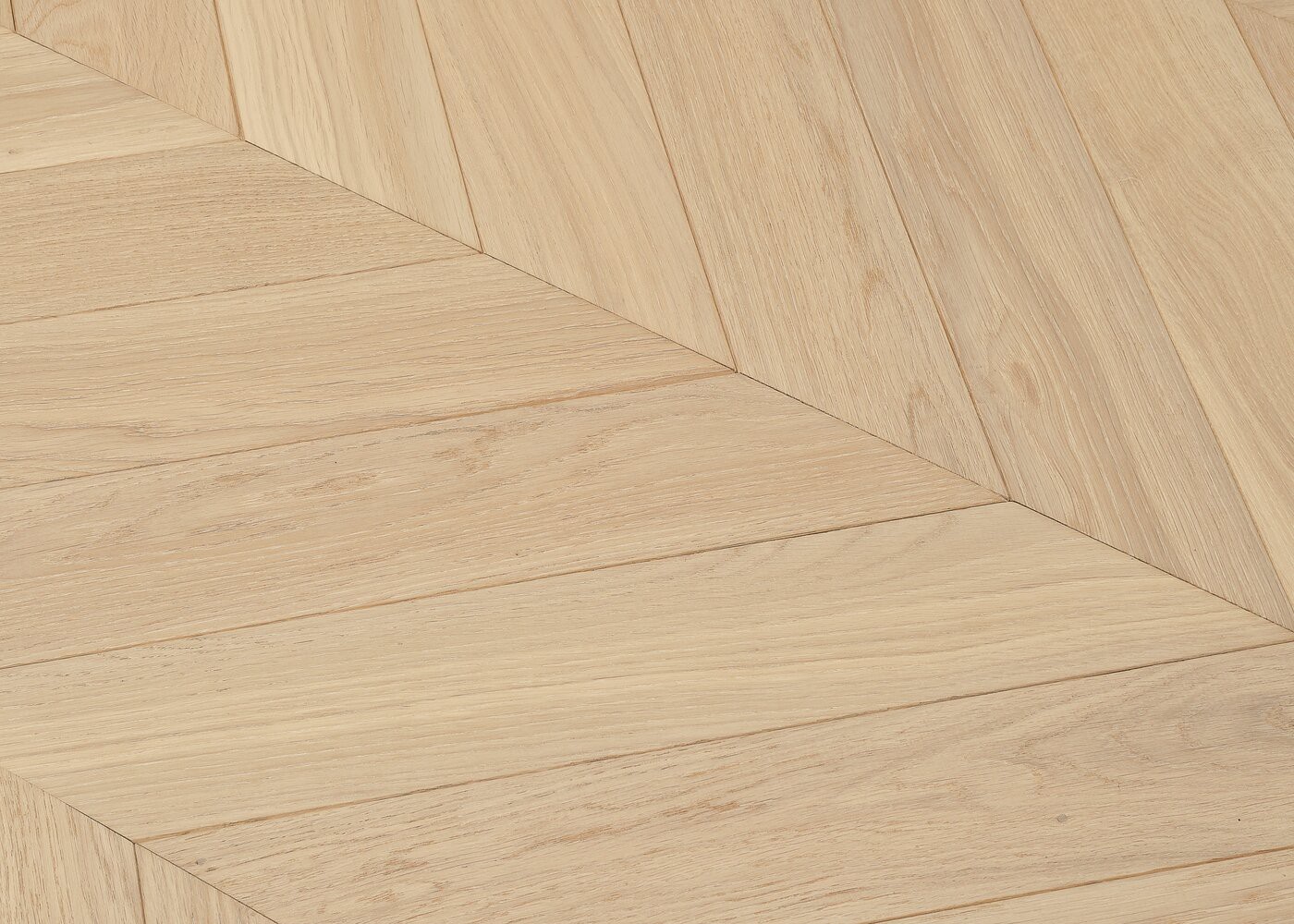 Parquet ch&ecirc;ne contrecoll&eacute; CHAMPLAIN huile cire Point de Hongrie 45&deg; El&eacute;gance 15x100x600 (P&agrave;T)