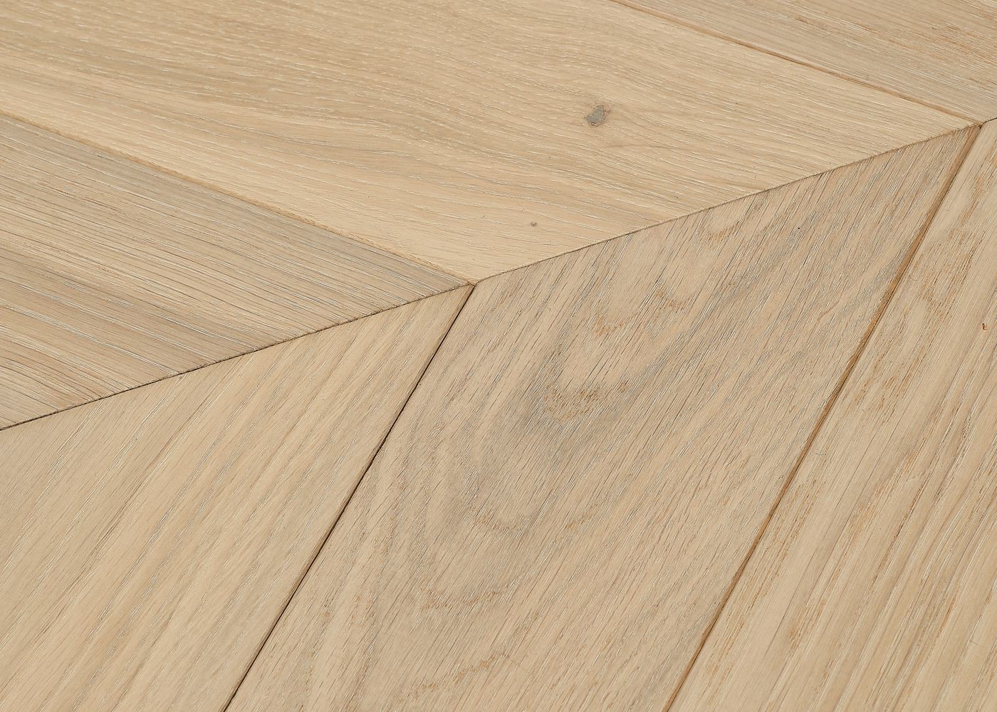 Parquet chêne contrecollé CHAMPLAIN huile cire Point de Hongrie 45° Elégance 15x100x600 (PàT)