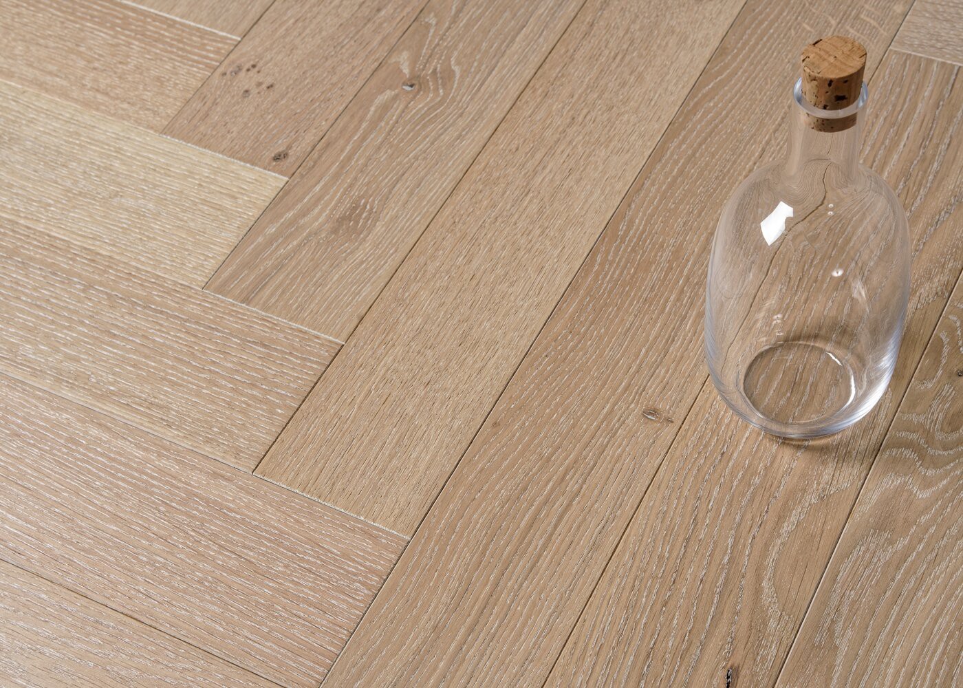 Parquet chêne contrecollé MIROMESNIL huile UV bâton rompu Elégance 12x90x590