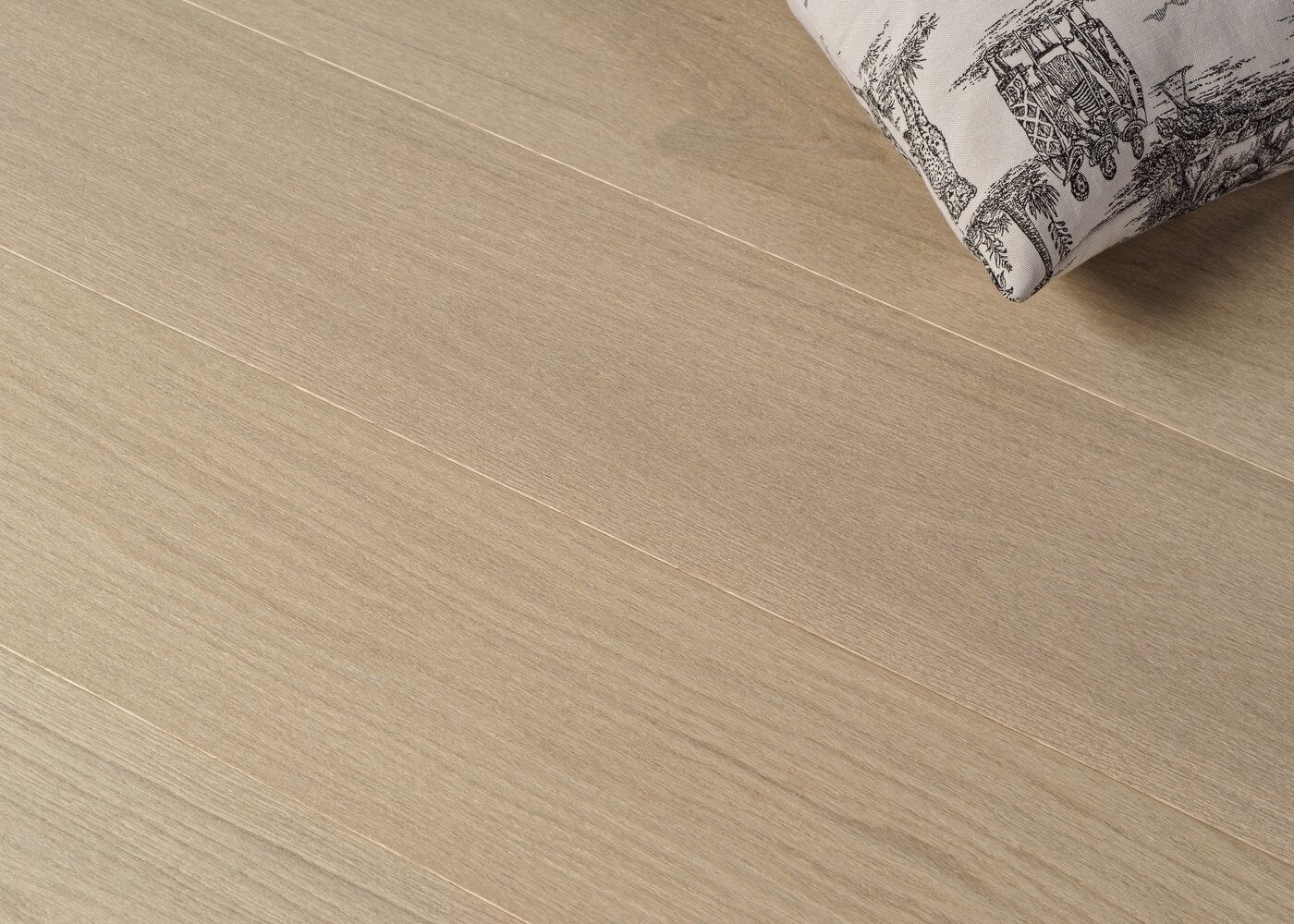 Parquet chêne contrecollé VARENNE brossé huile UV Select support HDF 12x92x1420