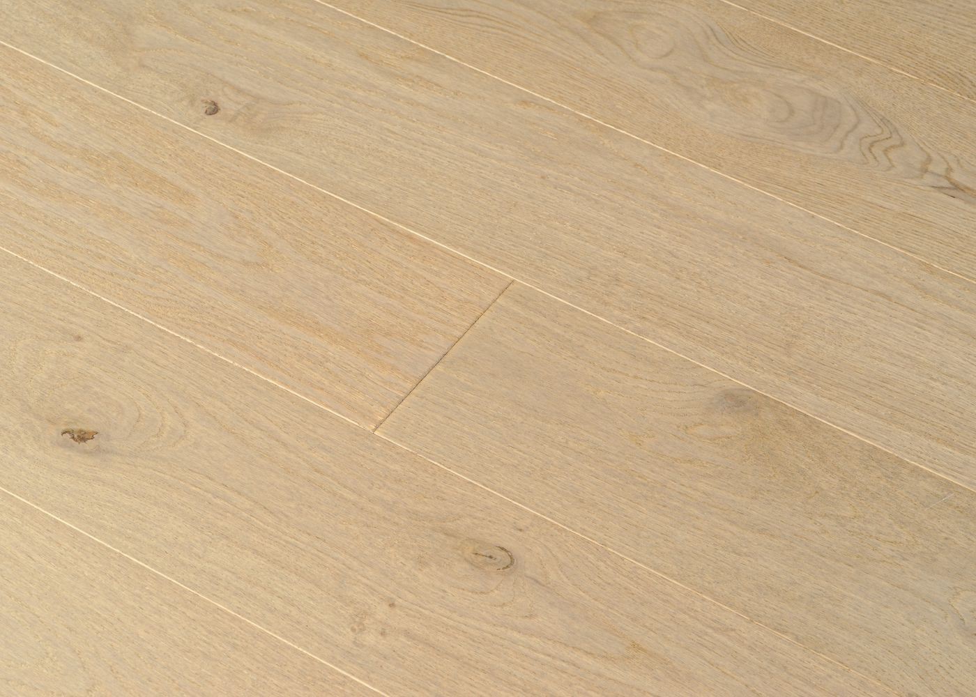 Parquet chêne contrecollé LECCE brossé vernis mat Elégance Click Unifit-X support HDF 14x148x1185