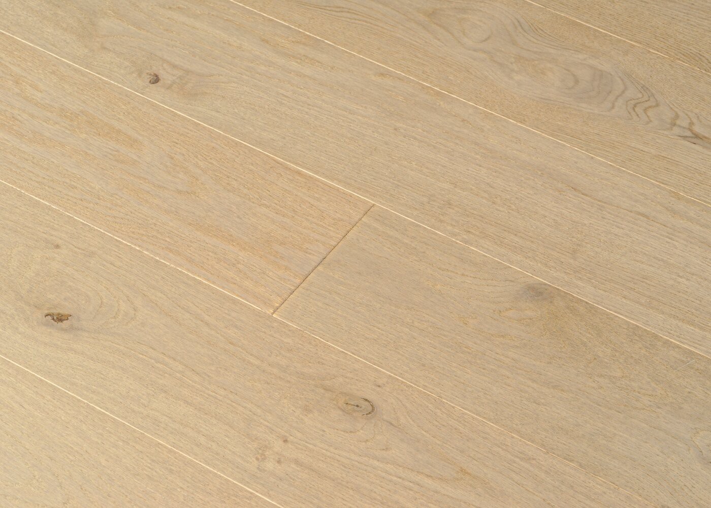 Parquet chêne contrecollé LECCE brossé vernis mat Elégance Click Unifit-X support HDF 14x148x1185