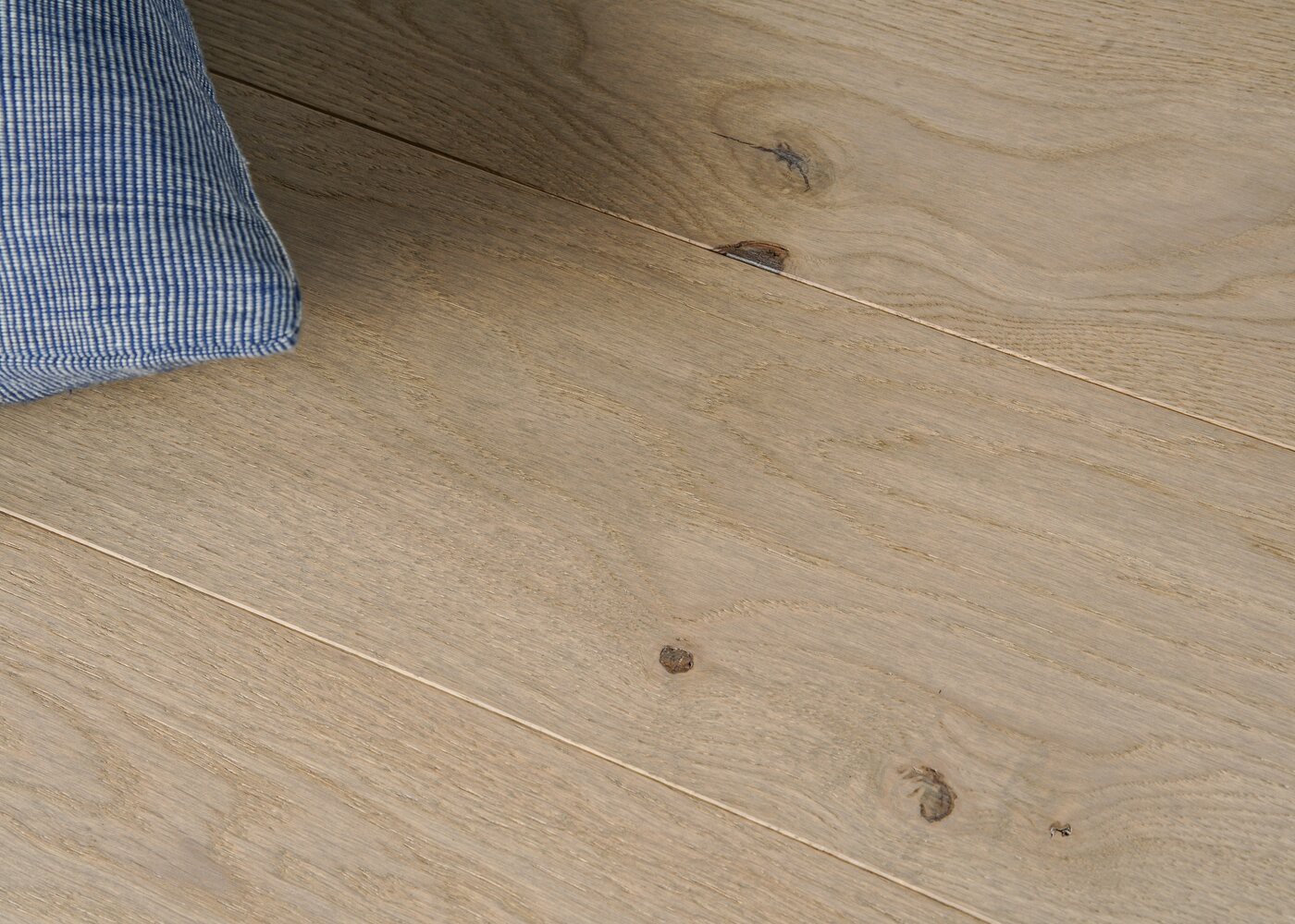 Parquet chêne contrecollé CATANE brossé vernis mat Matière Click Unifit-X support HDF 14x148x1185