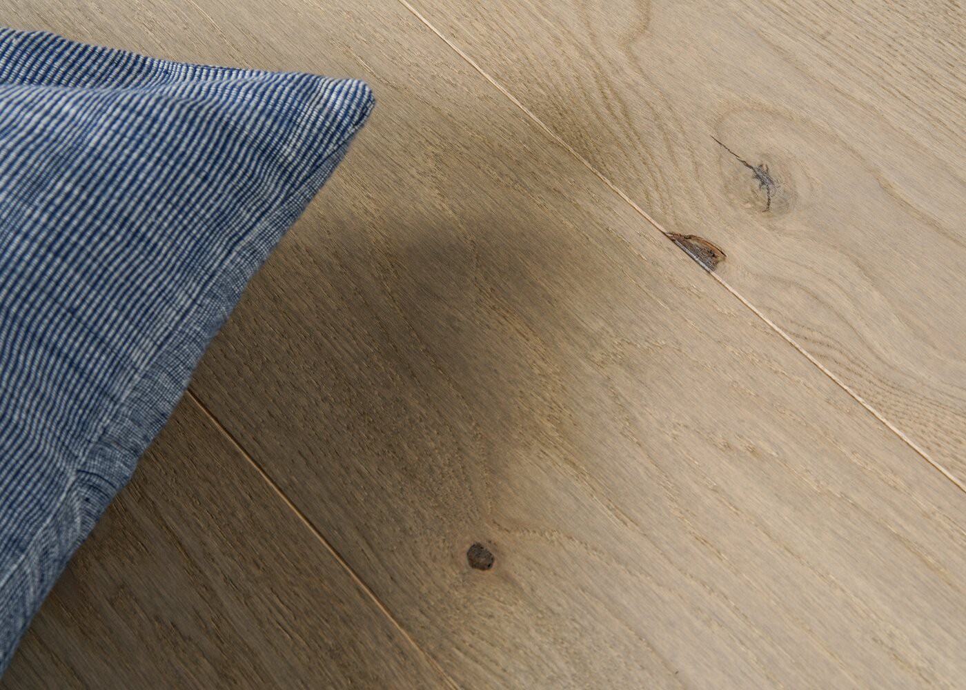 Parquet chêne contrecollé CATANE brossé vernis mat Matière Click Unifit-X support HDF 14x148x1185