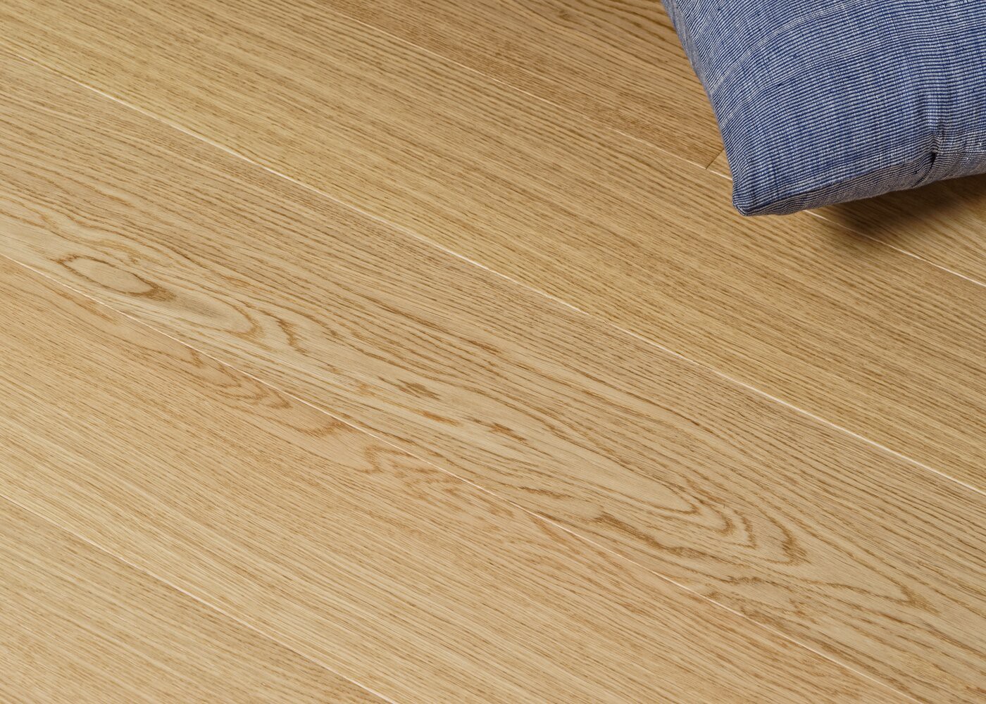 Parquet chêne contrecollé SALZBOURG brossé vernis mat Select support HDF 12x92x1420