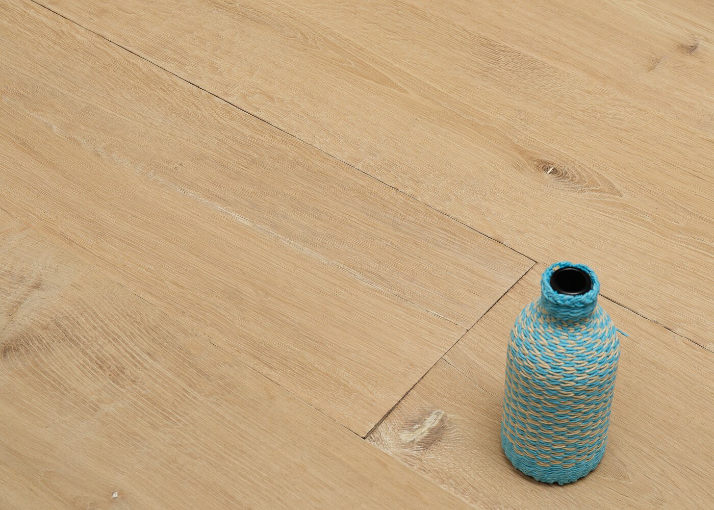 Parquet chêne massif CORDOUE brossé GO2 huile aqua 15x140-200x1500-2500