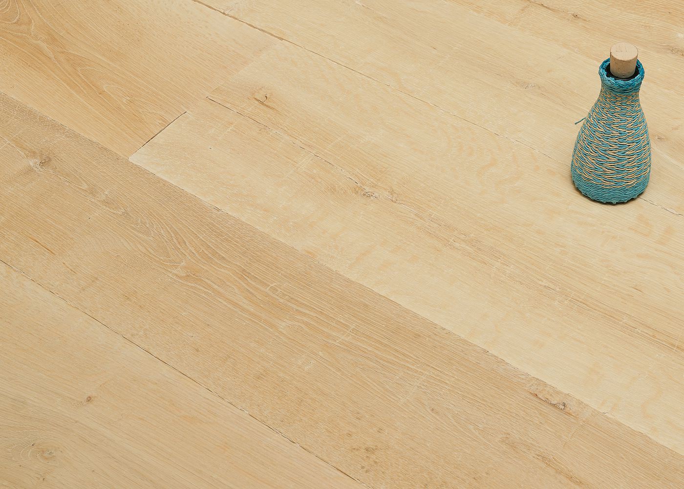 Parquet chêne massif PALMA vieilli usé déformé huile cire 20-23x140-220x1800-2700