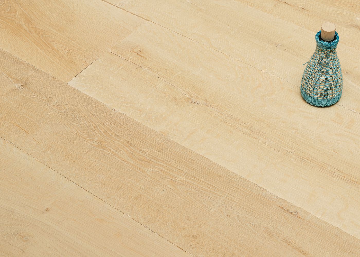 Parquet chêne massif PALMA vieilli usé déformé huile cire 20-23x140-220x1800-2700