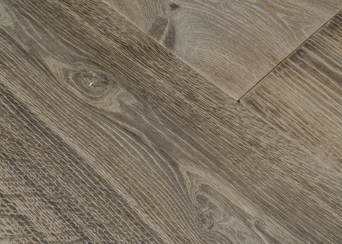 Parquet chêne massif BARBADE vieilli huile aqua 15x120-200x1800-2700x140-220x1800-2700