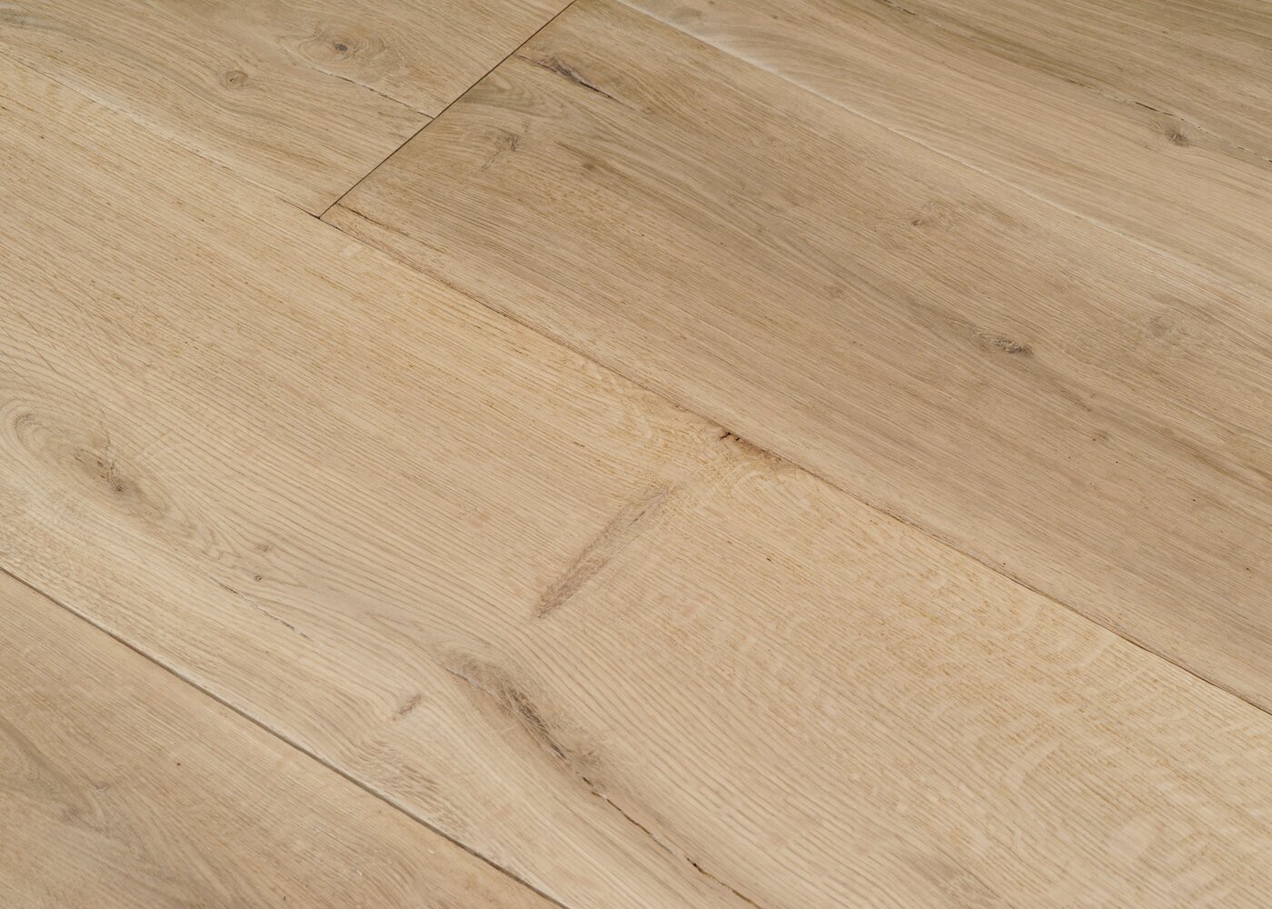 Parquet chêne massif BRADFORD vieilli huile aqua 15x90x1700-2700