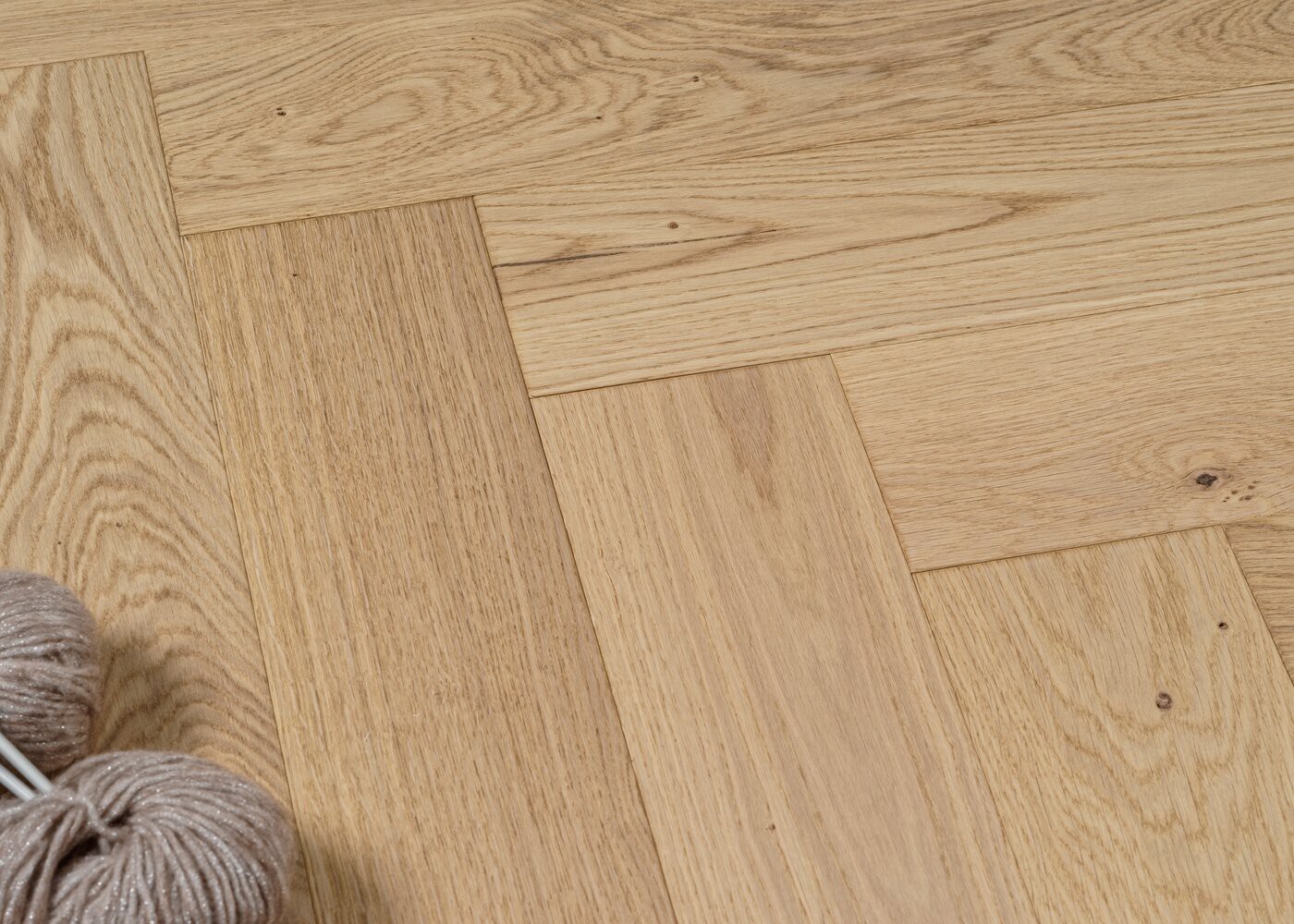 Parquet chêne contrecollé PALAIS ROYAL brossé vernis mat Bâton Rompu Elégance 14x139x800