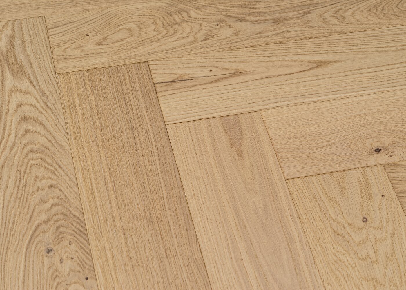 Parquet chêne contrecollé PALAIS ROYAL brossé vernis mat Bâton Rompu Elégance 14x139x800