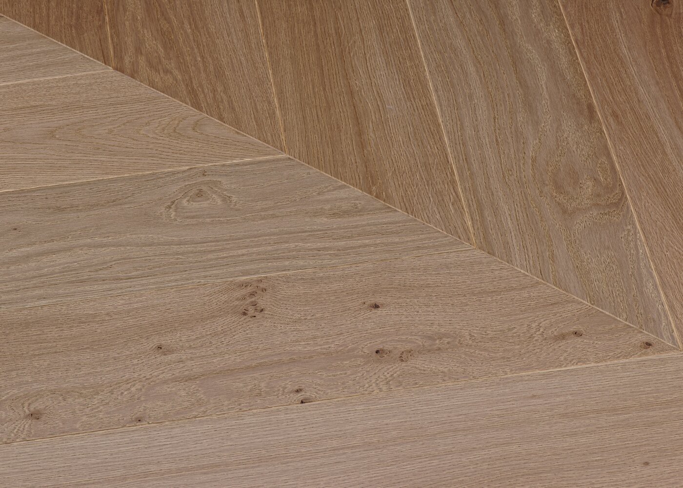 Parquet chêne contrecollé GONCOURT brossé vernis mat Point de Hongrie Elégance 14x139x789(PàP)