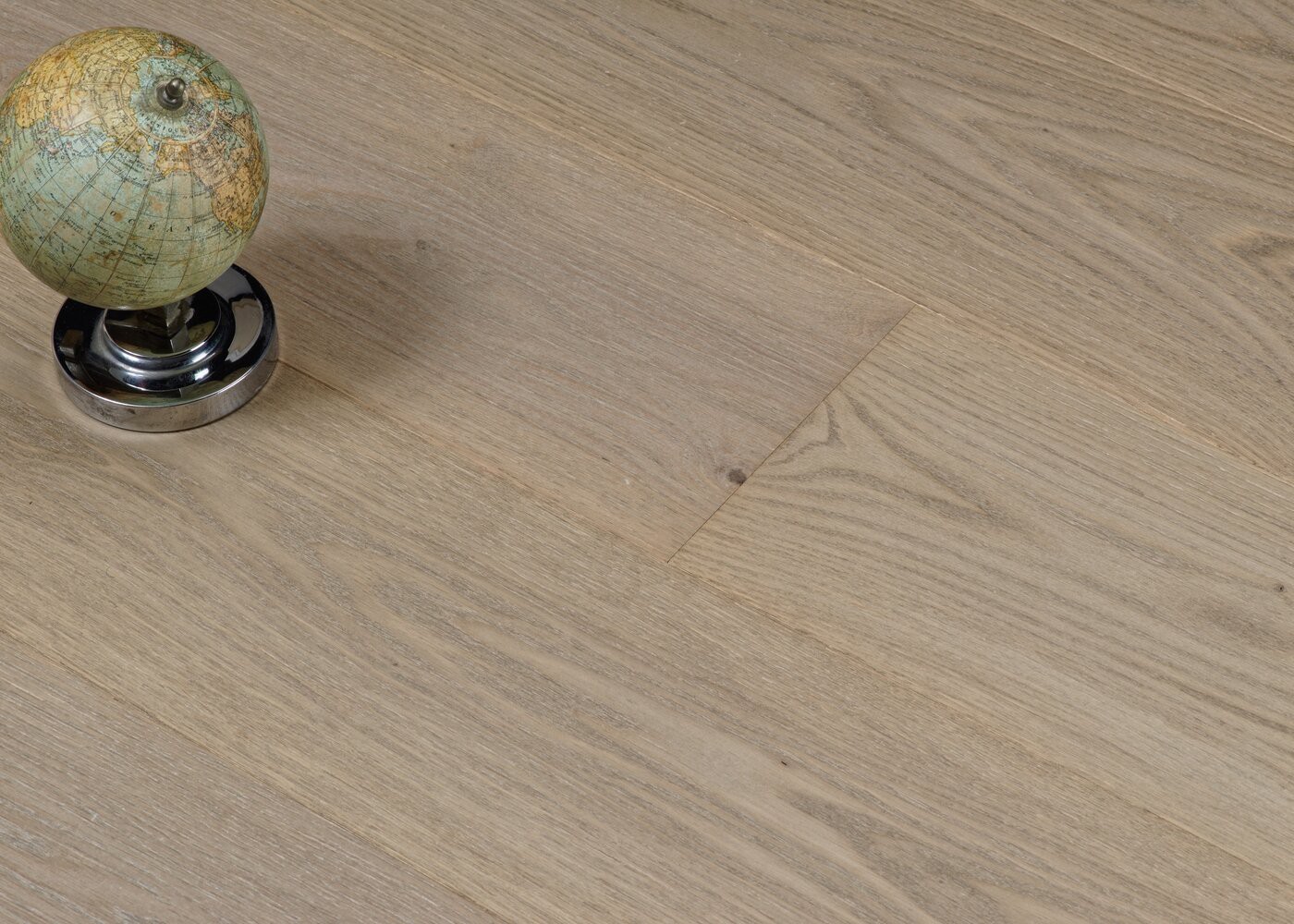 Parquet ch&ecirc;ne contrecoll&eacute; ATLANTIDE bross&eacute; vernis mat El&eacute;gance support HDF 12x92x1420