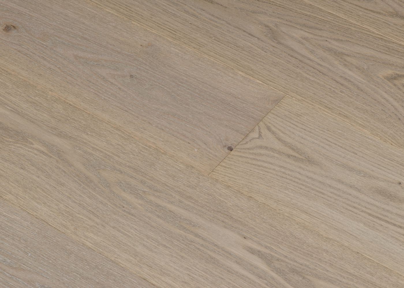 Parquet chêne contrecollé ATLANTIDE brossé vernis mat Elégance support HDF 12x92x1420