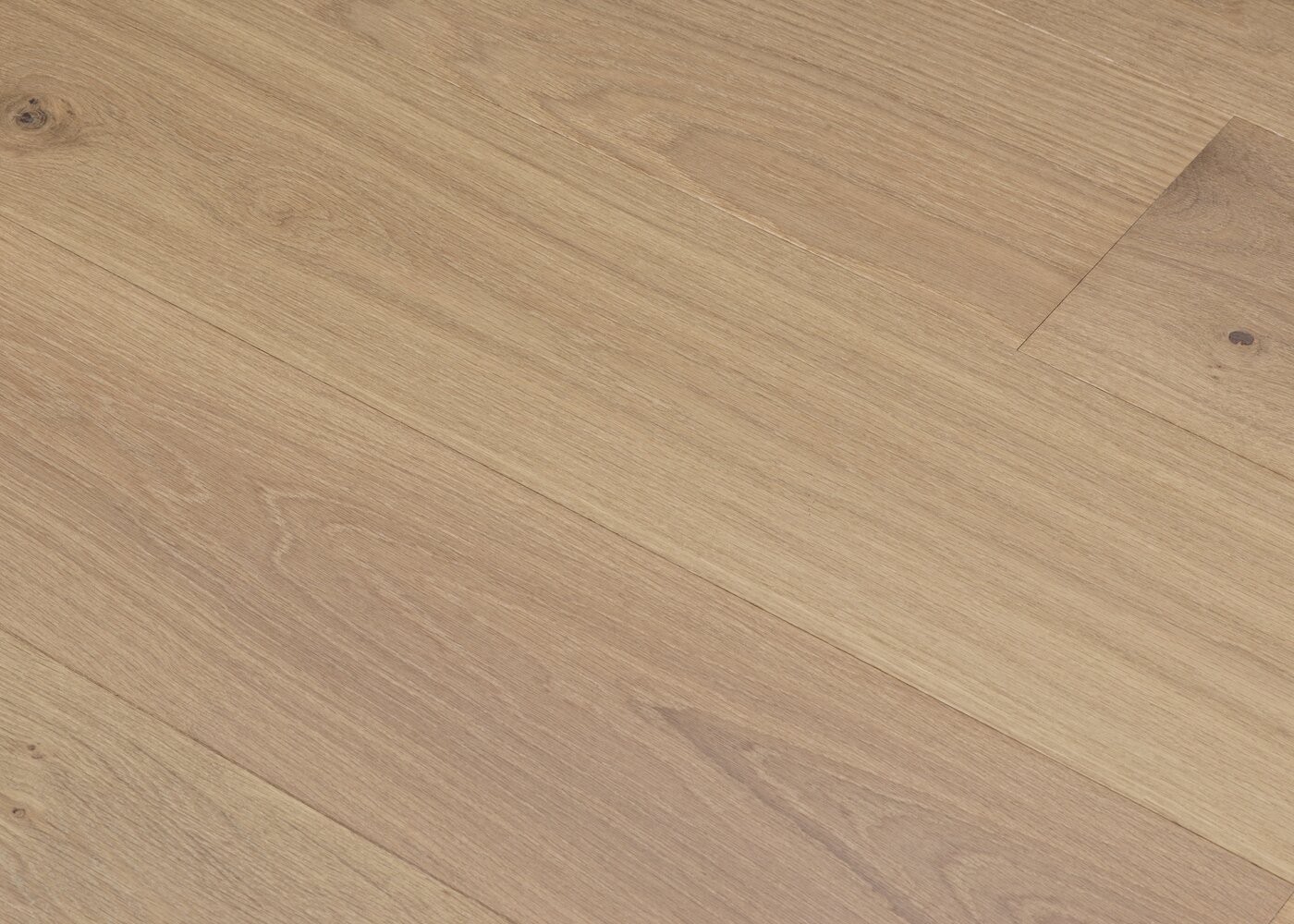 Parquet chêne contrecollé BOTZARIS brossé huile UV Elégance support HDF 12x92x1420