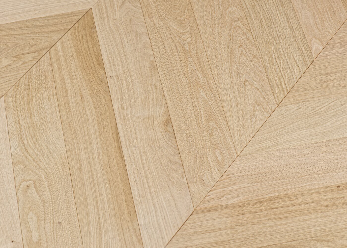 Parquet ch&ecirc;ne contrecoll&eacute; BRUT Point de Hongrie brut El&eacute;gance support HDF angle 45&deg; 12x92x600