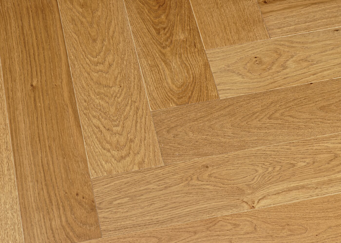 Parquet chêne contrecollé NOCI Bâton Rompu brossé vernis mat Elégance support HDF 12x92x610