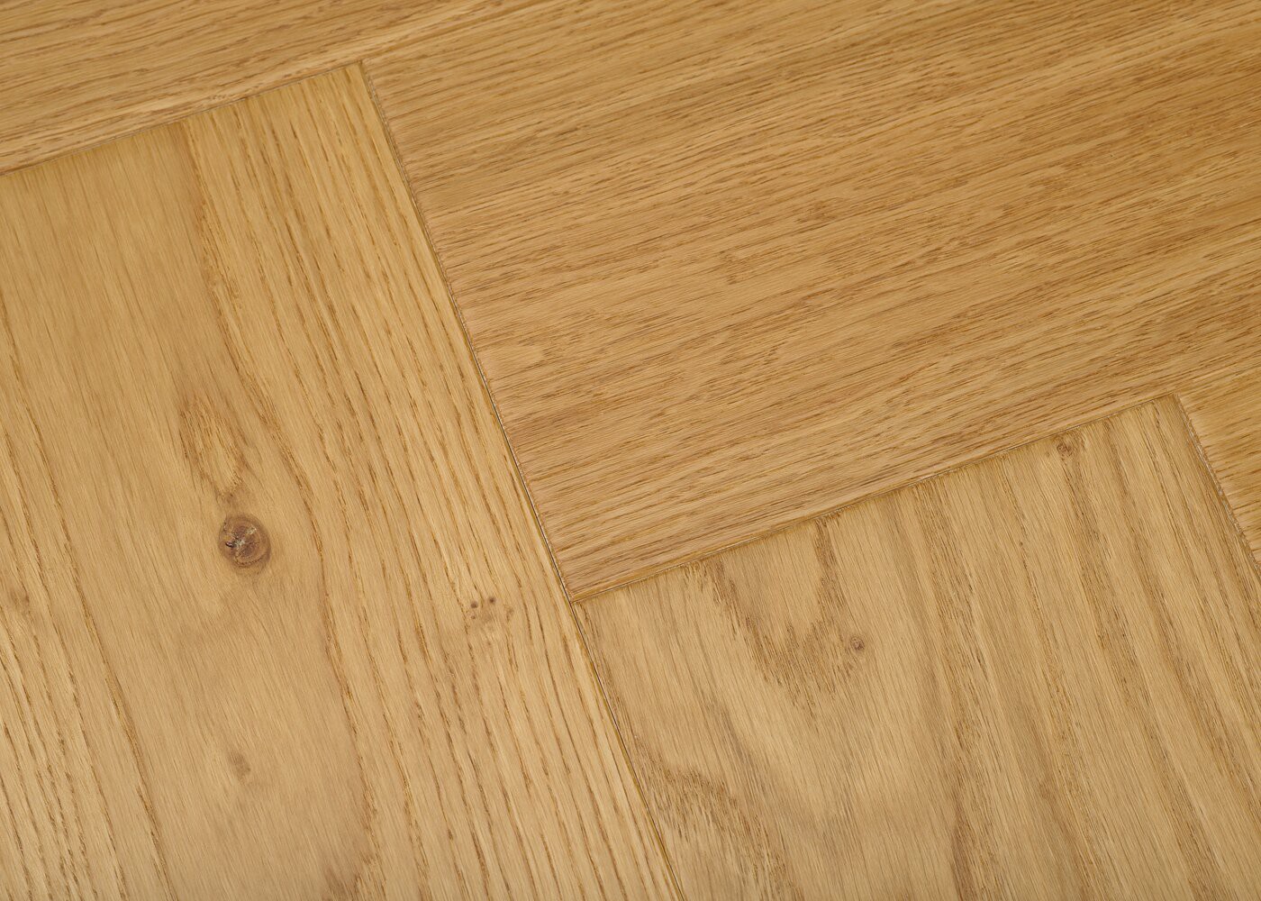 Parquet chêne contrecollé SAINT SULPICE Bâton Rompu brossé vernis mat Matière Grand Traffic 14x139x800