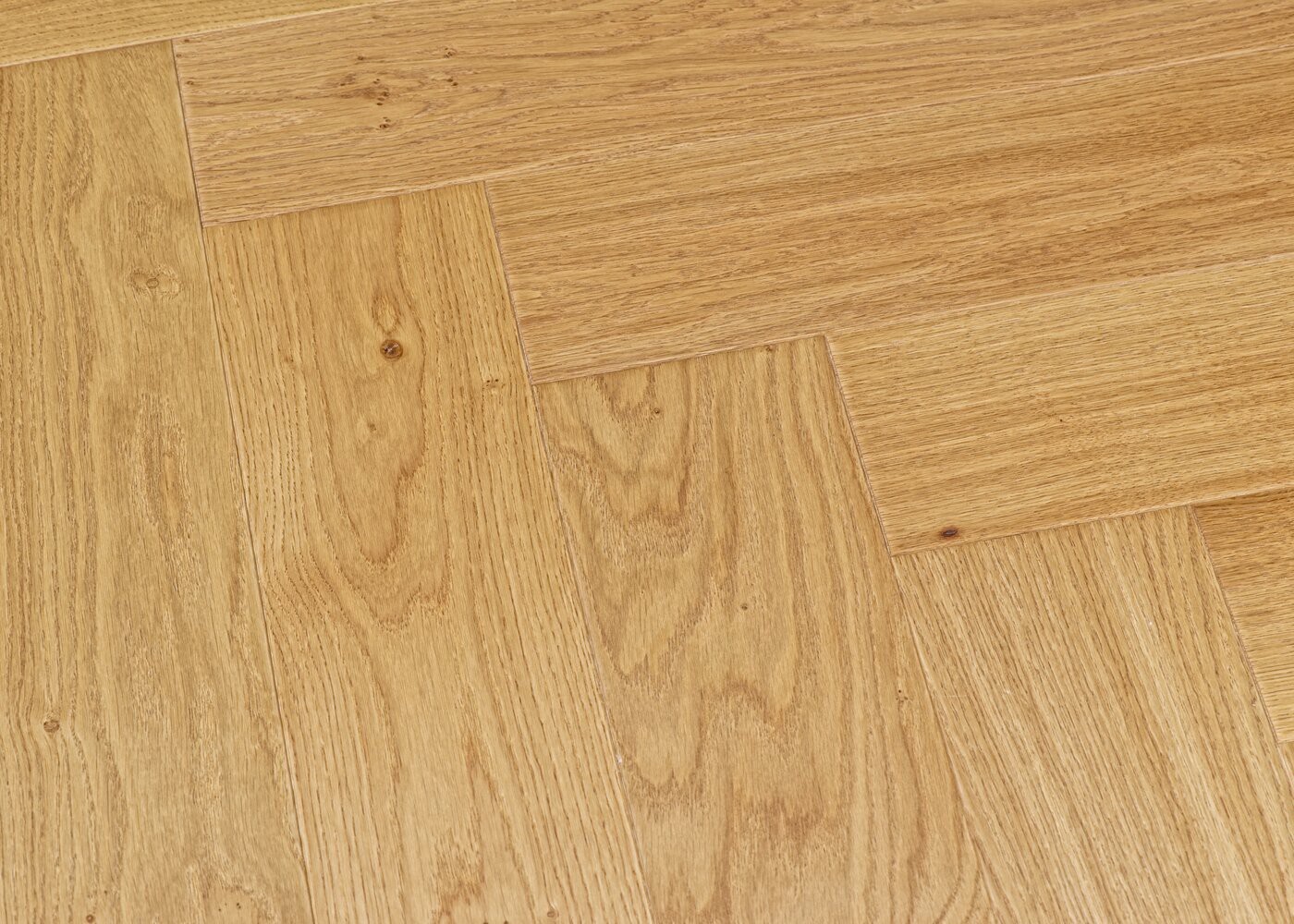 Parquet chêne contrecollé SAINT SULPICE Bâton Rompu brossé vernis mat Matière Grand Traffic 14x139x800