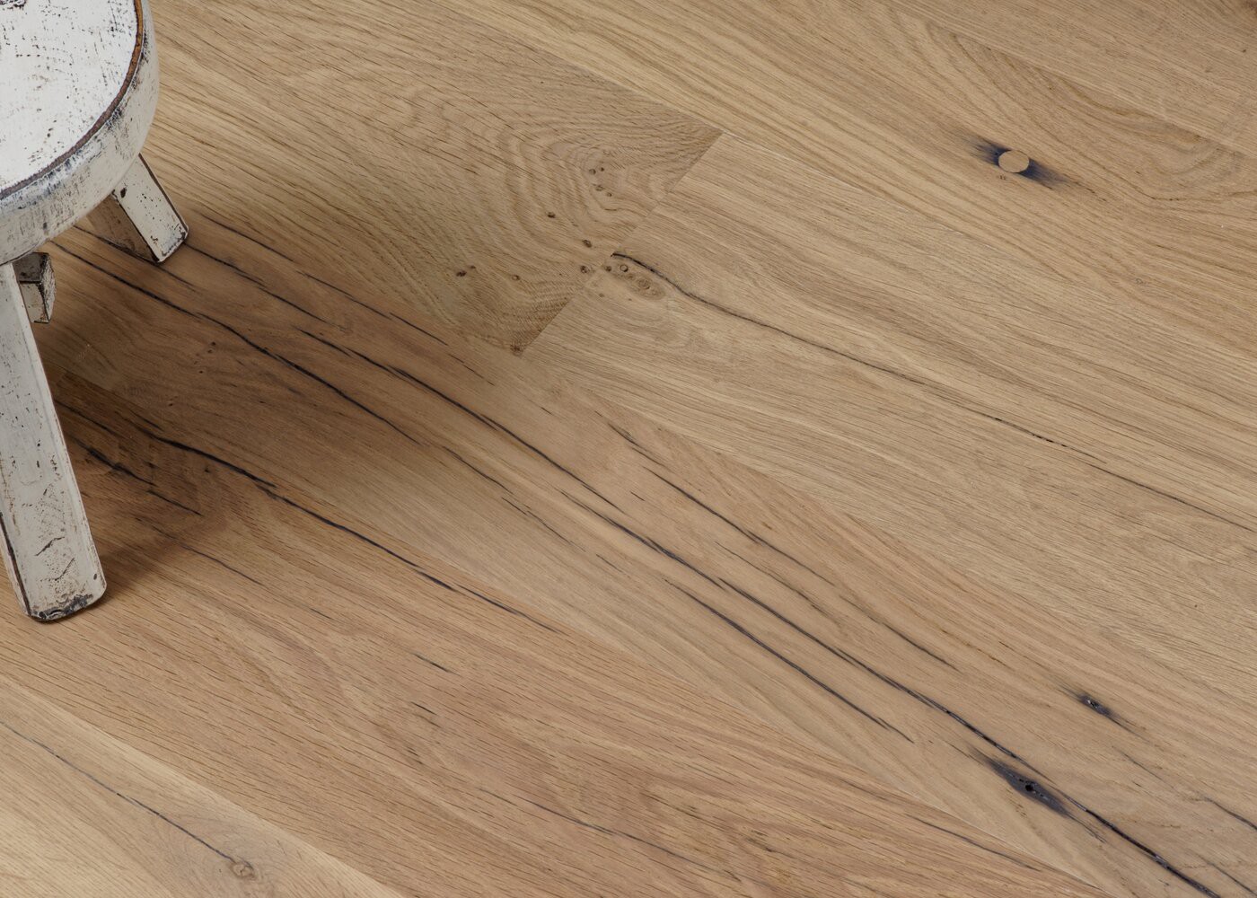 Plancher chêne contrecollé vieux fond de wagon Matière Brut OSTENDE 18x120-210x500-1500